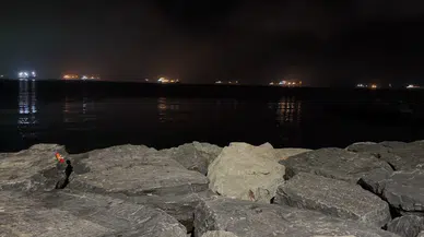 Avcılar sahilinde kayalıklardan düşen balıkçı kurtarılamadı