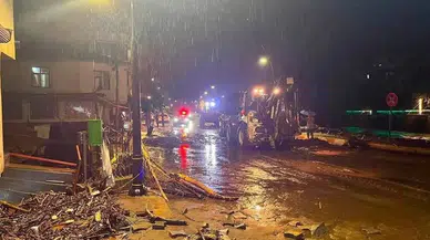 Giresun’da selin sürüklediği araçta iki kişi kayıp