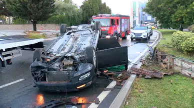 Yağış Ataşehir'de kazaya davetiye çıkardı: Otomobil takla attı, 2 yaralı