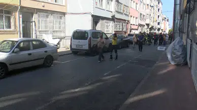 Fatih'te kentsel dönüşüm şantiyesinde korkutan an: Kepçe merdiven boşluğuna düştü, 2 yaralı