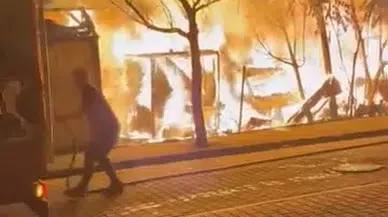 Avcılar'da TIR parkında yangın: 5 araç kullanılamaz hale geldi