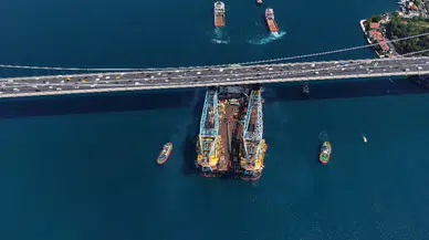 Mühendislik harikası Saipem 7000 Boğaz geçişini tamamladı