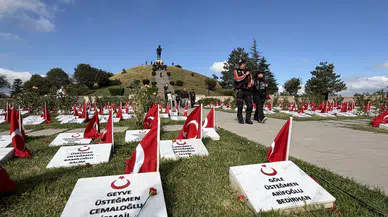 Büyük Taarruz'un 104. Yılında Dumlupınar Şehitliği'ne Anlamlı Ziyaret