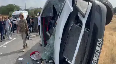 Nişan yolundaki minibüs şarampole devrildi: 7 ölü