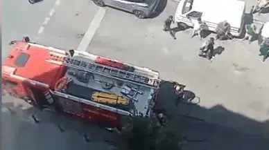 Gaziosmanpaşa'da kapalı ayakkabıcıdan yükselen dumanlar çatıya sığınanları kurtarma operasyonuna dönüştü