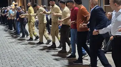 Yangını söndüren ekipler düğünde halay çekti