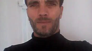 Çivril'de gece yarısı ölüm: Annesine mesaj atan adamı demir çubukla darp eden genç gözaltında