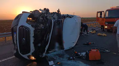 Çınar'da minibüs traktöre çarptı: 2 ölü, 6 yaralı