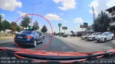 Diyarbakır'da çocuklar açılır tavandan sarktı: Sürücüye 111 bin TL ceza