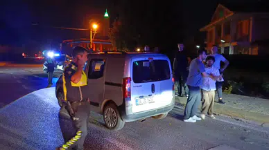 Bursa'da gece yarısı kaza: Kaldırıma çarpan araçta bir kişi yaralandı
