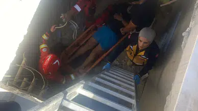 Bodrum Gümüşlük'te havuz dairesine düşen kişi itfaiye yardımıyla kurtarıldı