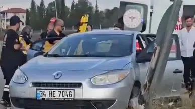 Karasu-Kaynarca yolunda sabah kazası: Hafif ticari araç devrildi, 2 yaralı