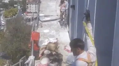 Kağıthane'de inşaat platformu çöktü: 4 işçi kurtarıldı