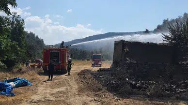 Göynük’te yangın evi kullanılamaz hale getirdi