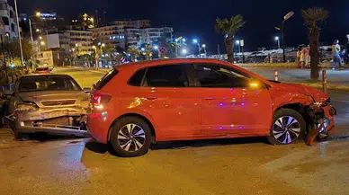 Gece yarısı korkutan kaza: 4 yaralı, sürücü kaçtı