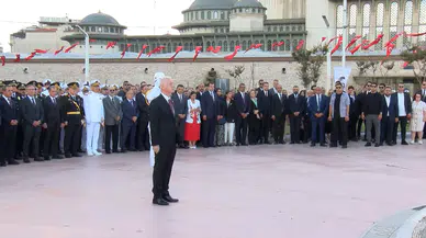 Taksim'de 30 Ağustos coşkusu: Zafer Bayramı anıtta kutlandı