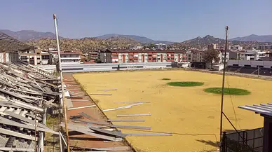 Nazilli'de bir devir kapanıyor: 66 yıllık stadyumda yıkım süreci başladı