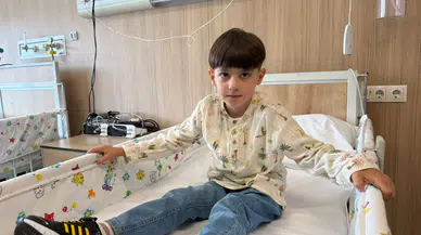 Tıp dünyasını şaşırtan vaka: Organları ters doğan minik Ömer hayata tutundu