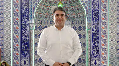 Cami kapısındaki o diyalog kitap oldu: Gençlerin yeni pusulası