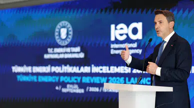 Bakan Bayraktar'dan 2035 vizyonu: Türkiye'nin enerji rotası elektrikli araçlarla değişecek