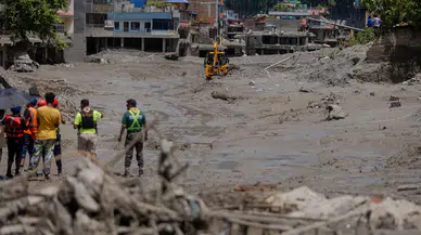Nepal'de felaketin bilançosu ağırlaşıyor: Binlerce kişi kayıp