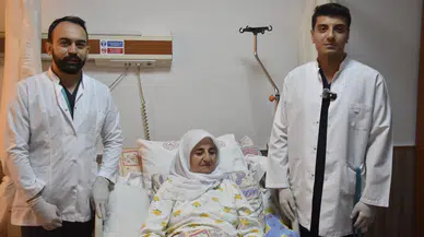 Bitlis'te tıp dünyasını heyecanlandıran operasyon: 70 yaşındaki hastaya kapalı yöntemle umut oldu