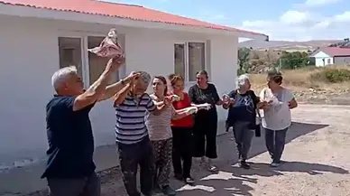 Sivas'ta yarım asırlık okul binası köylülerin dayanışmasıyla yeniden hayat buldu