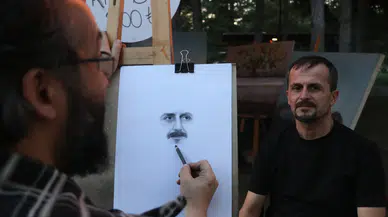 Televizyon ekranındaki Bob Ross tutkusu profesyonel sanat kariyerine dönüştü