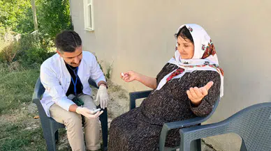 İran sınırındaki köylere sağlık eli: Erken teşhis için kapı kapı dolaşıyorlar