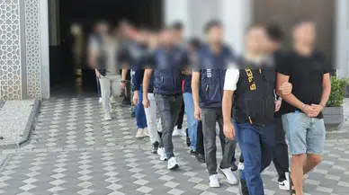 Borsa tuzağıyla milyonları götürdüler: 8 kişi cezaevine gönderildi