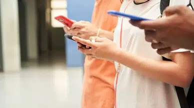 Polonya'da sınıflarda dijital detoks dönemi: İlkokullarda telefon yasağı başladı