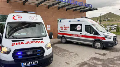 Niğde'de tarım işçilerini taşıyan minibüs kaza yaptı: 5 yaralı