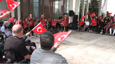 Kahraman gazilere hastanede moral konseri: Jandarma Bandosu sahne aldı