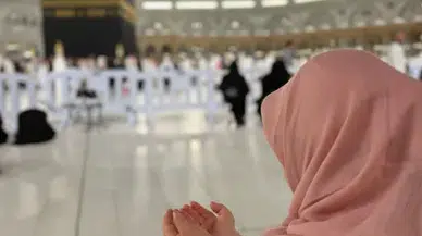 Rüyasında gördüğü Kabe’ye kavuştu: Down sendromlu Hüma’nın kutsal yolculuğu