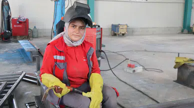 Erkek egemen sektörde 30 yıllık başarı hikayesi: Kaynakçı Kader Usta'nın azmi