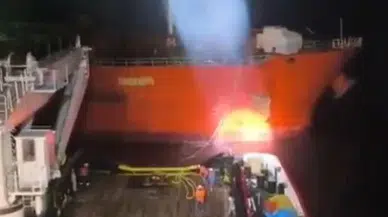 Marmara Denizi'nde büyük tehlike: Dev petrol tankeri sürüklenmeye başladı