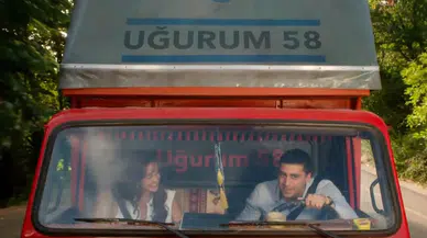 Haysiyet dizisinde Yeşilçam esintisi: Selvi Boylum Al Yazmalım'a duygusal selam