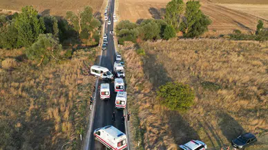Edirne'de akşam saatlerinde trafik kabusu: Üç araç birbirine girdi