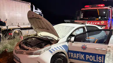 Sakarya'da dehşet anları: Polislerin son anda kurtulduğu kazada TIR şoförü ağır yaralandı
