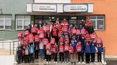 Kırsaldaki miniklerin Samsunspor heyecanı: Okul çantaları taraftar ruhuyla doldu