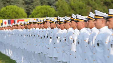 Mavi Vatan'ın yeni neferleri diplomalarını aldı: 456 astsubay göreve hazır
