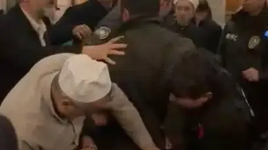Eyüpsultan Camii'nde silahlı gerilim: Yatsı namazı sırasında dehşet anları