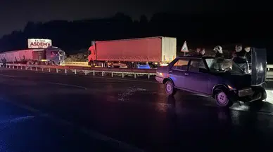 Kütahya'da korkutan kaza: Kontrolden çıkan TIR karşı şeride uçtu
