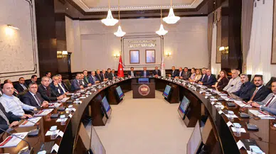 Hayati Yazıcı'dan Hatay'a kritik ziyaret: Deprem bölgesindeki çalışmalar masaya yatırıldı