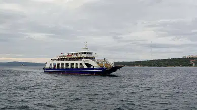 Ege'de fırtına ulaşımı vurdu: Gökçeada hattında sefer iptalleri