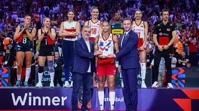 Avrupa'nın zirvesinde Vargas rüzgarı: MVP ödülü sahibini buldu