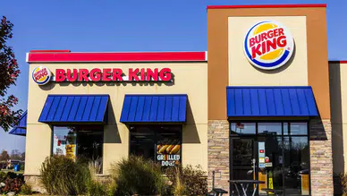 Dünyada ünlü banka Burger King'i satın almaya hazırlanıyor