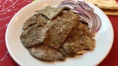 Evde Restoran Lezzeti: Yağlı Kağıtta Yaprak Döner Tarifi