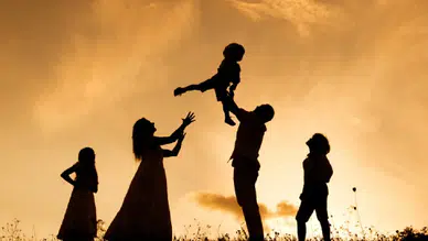 Aile onlar için her şeyden önce geliyor: Hayatını sevdiklerine adayan 5 burç