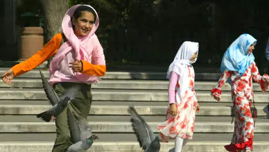 Avusturya, 14 yaş altına başörtüsü yasağı getiriyor!